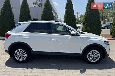 Внедорожник / Кроссовер Volkswagen T-Roc 2019 в 