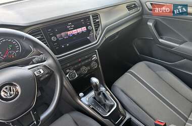 Внедорожник / Кроссовер Volkswagen T-Roc 2019 в 