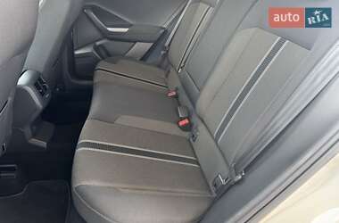 Внедорожник / Кроссовер Volkswagen T-Roc 2019 в 
