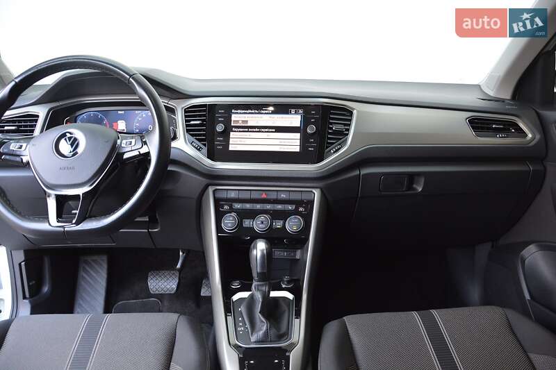 Позашляховик / Кросовер Volkswagen T-Roc 2021 в Києві