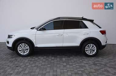 Внедорожник / Кроссовер Volkswagen T-Roc 2021 в 