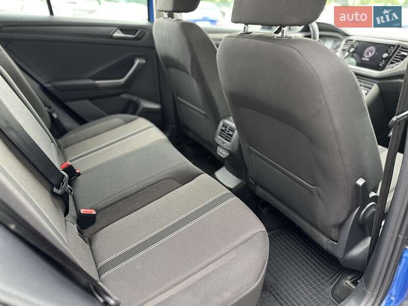 Внедорожник / Кроссовер Volkswagen T-Roc 2021 в Киеве
