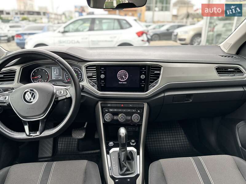 Внедорожник / Кроссовер Volkswagen T-Roc 2021 в Киеве