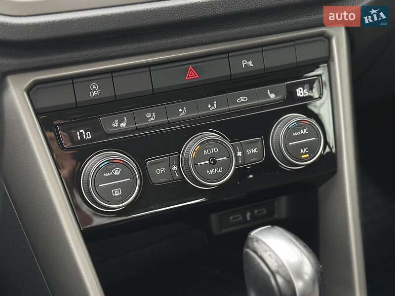 Внедорожник / Кроссовер Volkswagen T-Roc 2021 в Киеве