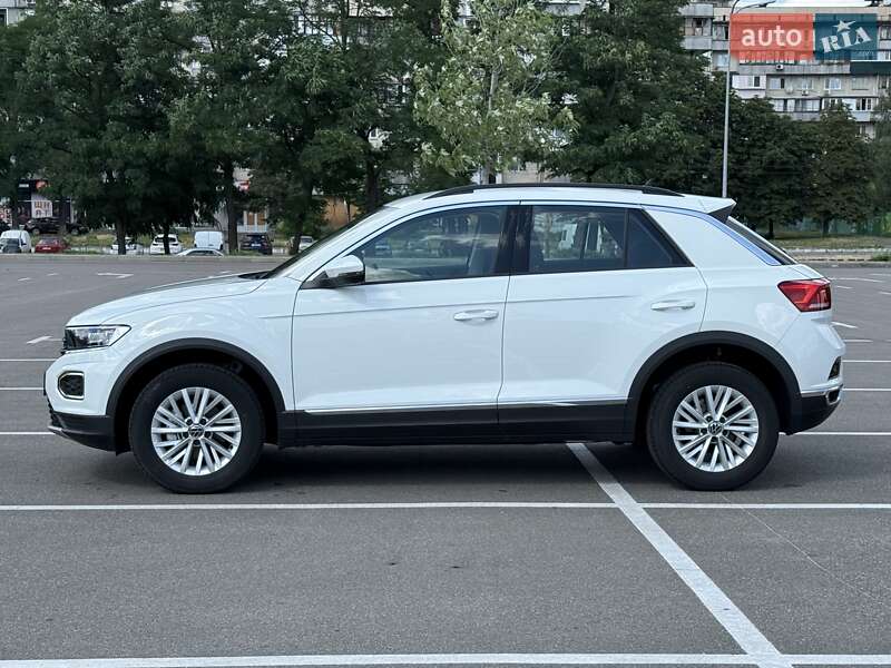 Внедорожник / Кроссовер Volkswagen T-Roc 2021 в Киеве