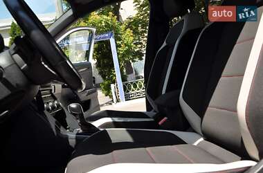 Внедорожник / Кроссовер Volkswagen T-Roc 2019 в 
