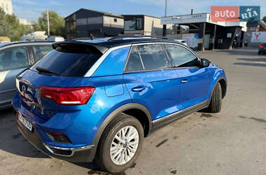 Внедорожник / Кроссовер Volkswagen T-Roc 2020 в 