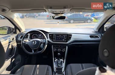 Внедорожник / Кроссовер Volkswagen T-Roc 2020 в 