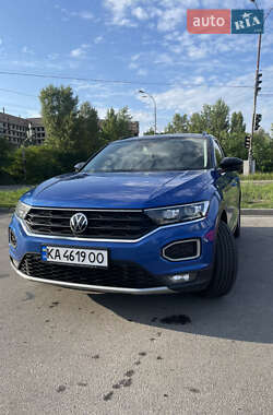Внедорожник / Кроссовер Volkswagen T-Roc 2020 в 