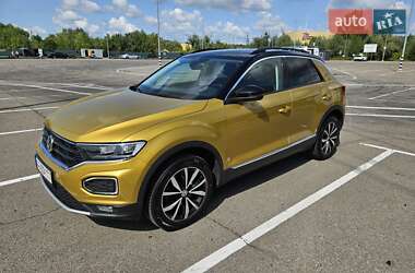 Внедорожник / Кроссовер Volkswagen T-Roc 2019 в Киеве