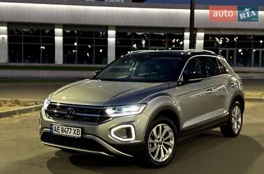 Внедорожник / Кроссовер Volkswagen T-Roc 2022 в 