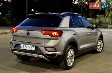Внедорожник / Кроссовер Volkswagen T-Roc 2022 в 