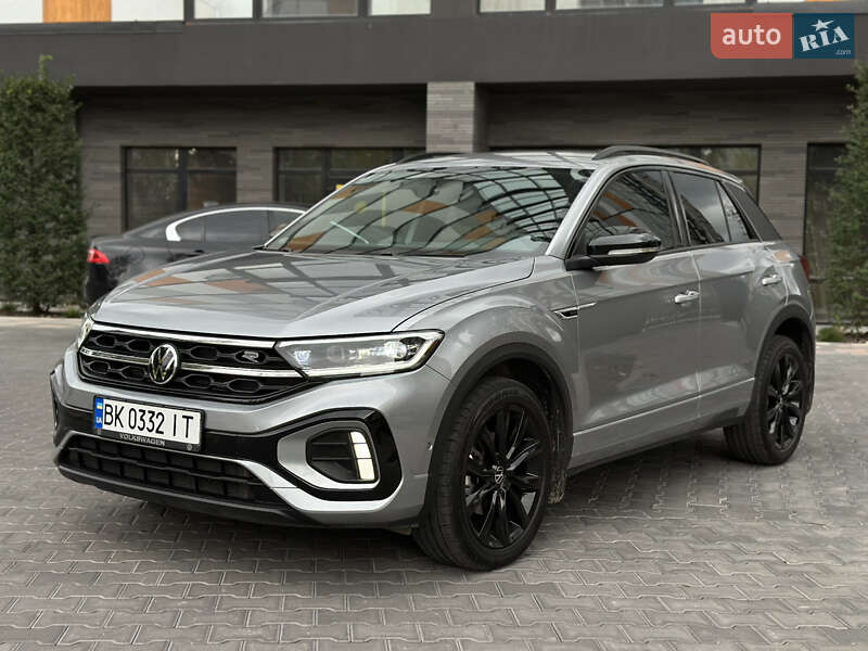 Внедорожник / Кроссовер Volkswagen T-Roc 2023 в 
