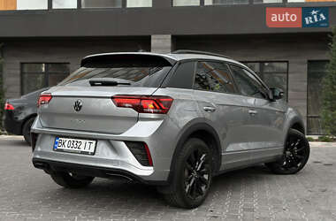 Внедорожник / Кроссовер Volkswagen T-Roc 2023 в 