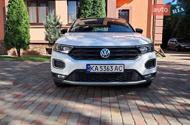 Внедорожник / Кроссовер Volkswagen T-Roc 2019 в 