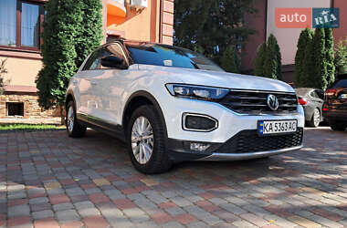 Внедорожник / Кроссовер Volkswagen T-Roc 2019 в 