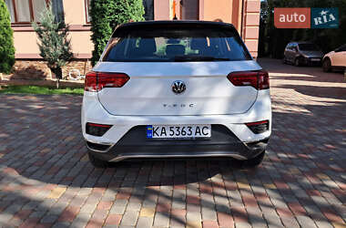Внедорожник / Кроссовер Volkswagen T-Roc 2019 в 