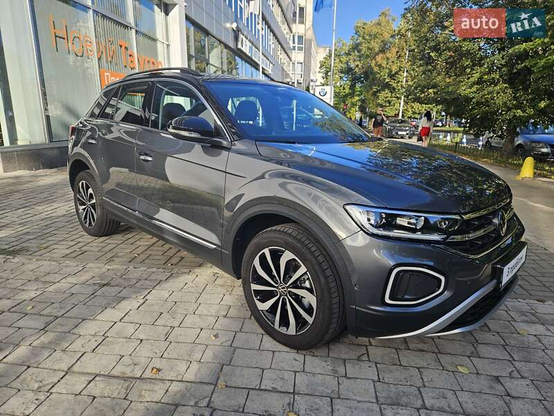 Внедорожник / Кроссовер Volkswagen T-Roc 2024 в Киеве