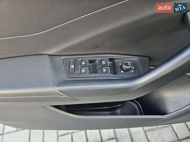 Внедорожник / Кроссовер Volkswagen T-Roc 2024 в Киеве