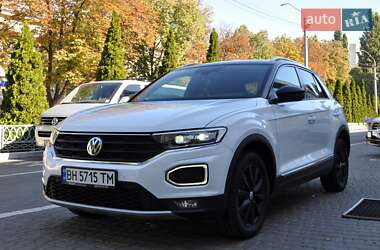 Внедорожник / Кроссовер Volkswagen T-Roc 2019 в 