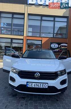 Внедорожник / Кроссовер Volkswagen T-Roc 2021 в 