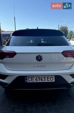 Внедорожник / Кроссовер Volkswagen T-Roc 2021 в 