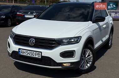 Внедорожник / Кроссовер Volkswagen T-Roc 2019 в 