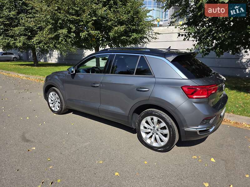 Внедорожник / Кроссовер Volkswagen T-Roc 2019 в Киеве