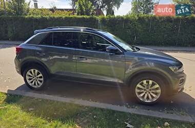 Внедорожник / Кроссовер Volkswagen T-Roc 2019 в 