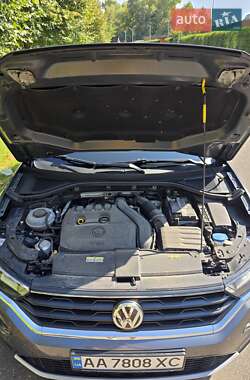 Внедорожник / Кроссовер Volkswagen T-Roc 2019 в 