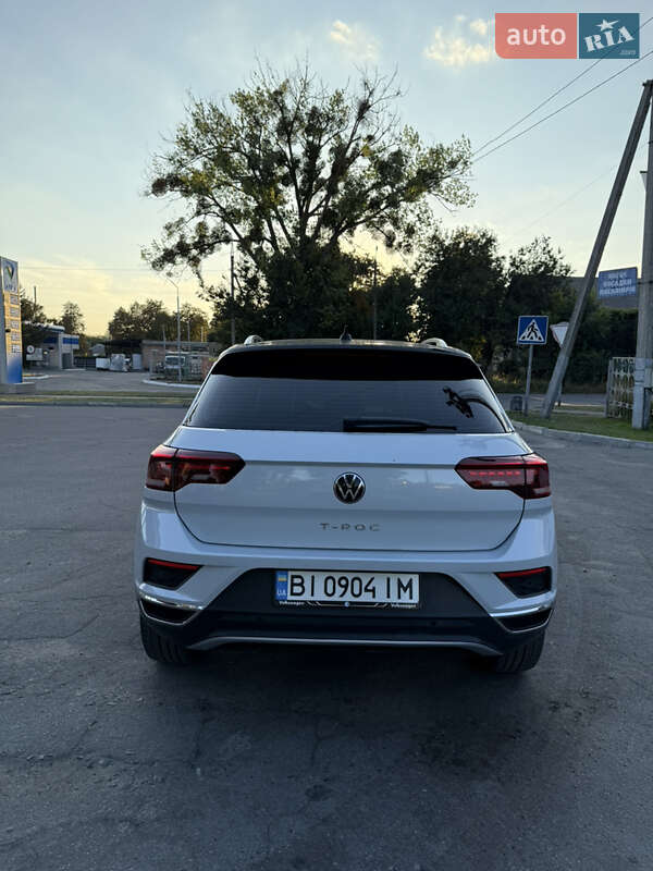 Позашляховик / Кросовер Volkswagen T-Roc 2021 в Києві
