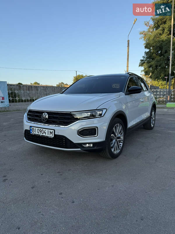 Позашляховик / Кросовер Volkswagen T-Roc 2021 в Києві