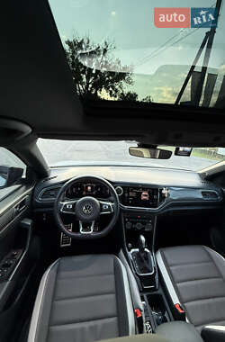 Внедорожник / Кроссовер Volkswagen T-Roc 2021 в 