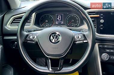 Внедорожник / Кроссовер Volkswagen T-Roc 2021 в 