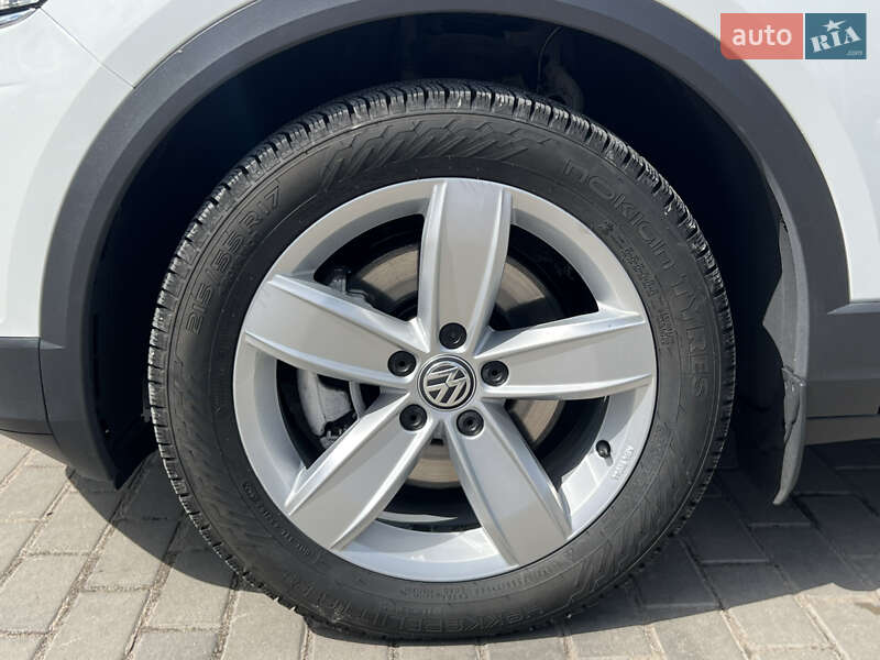 Внедорожник / Кроссовер Volkswagen T-Roc 2019 в Лопатине