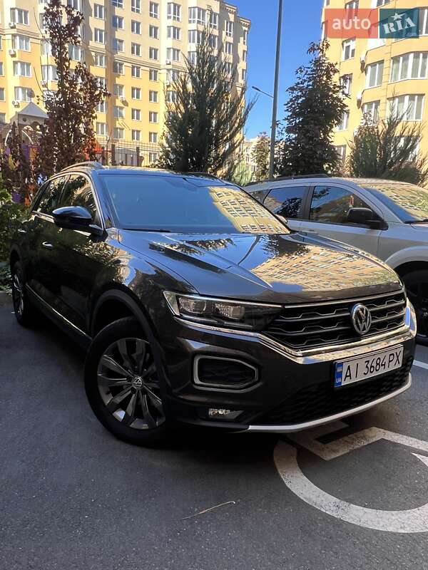 Внедорожник / Кроссовер Volkswagen T-Roc 2019 в Киеве