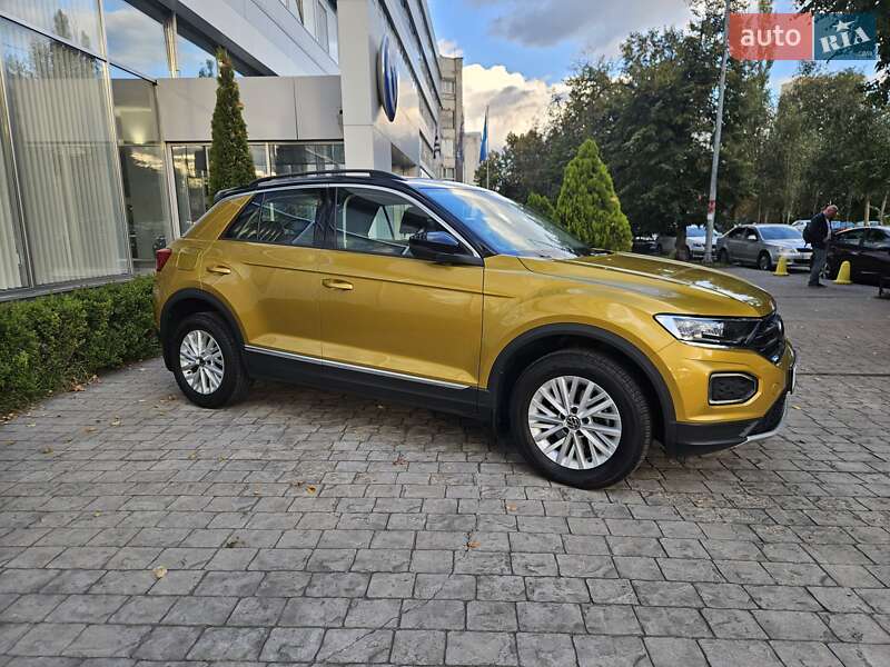 Внедорожник / Кроссовер Volkswagen T-Roc 2020 в Киеве