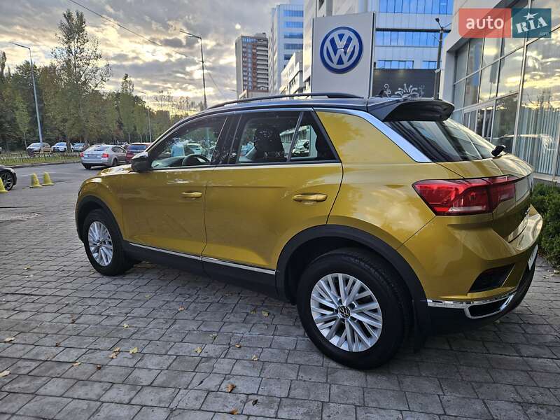 Внедорожник / Кроссовер Volkswagen T-Roc 2020 в Киеве