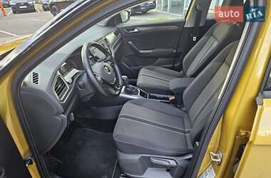 Внедорожник / Кроссовер Volkswagen T-Roc 2020 в 