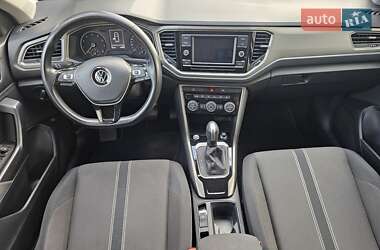 Внедорожник / Кроссовер Volkswagen T-Roc 2020 в 