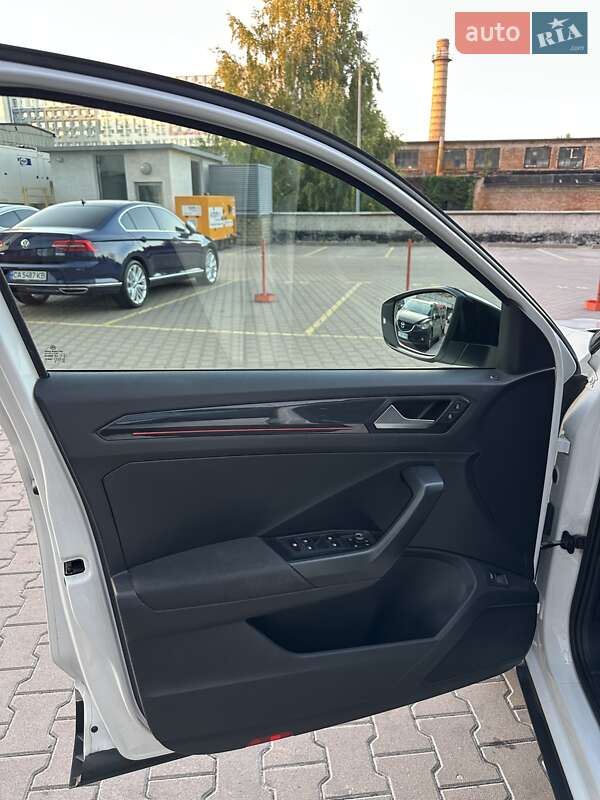 Позашляховик / Кросовер Volkswagen T-Roc 2019 в Києві фото 25 Позашляховик / Кросовер Volkswagen T-Roc 2019 в Києві