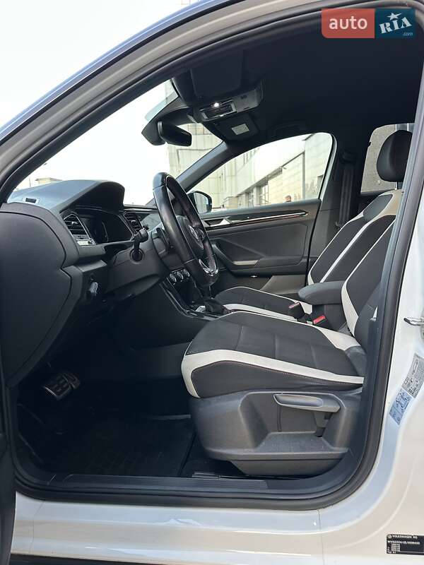 Позашляховик / Кросовер Volkswagen T-Roc 2019 в Києві фото 23 Позашляховик / Кросовер Volkswagen T-Roc 2019 в Києві
