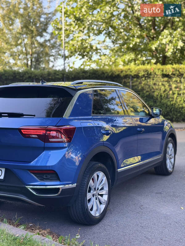 Внедорожник / Кроссовер Volkswagen T-Roc 2019 в Киеве