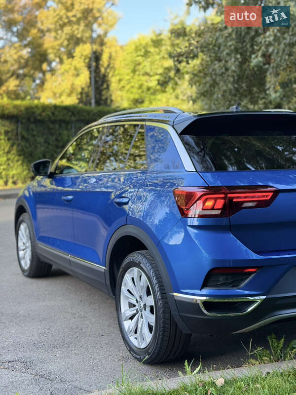 Внедорожник / Кроссовер Volkswagen T-Roc 2019 в Киеве