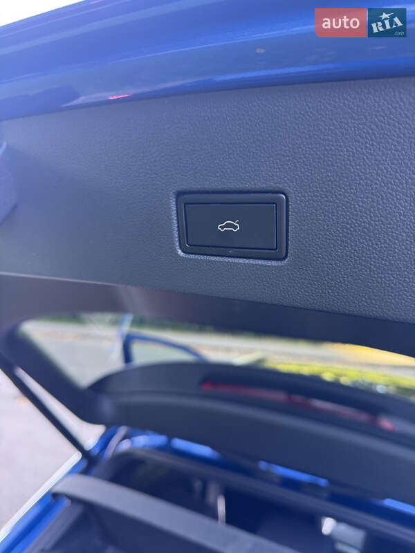 Внедорожник / Кроссовер Volkswagen T-Roc 2019 в Киеве