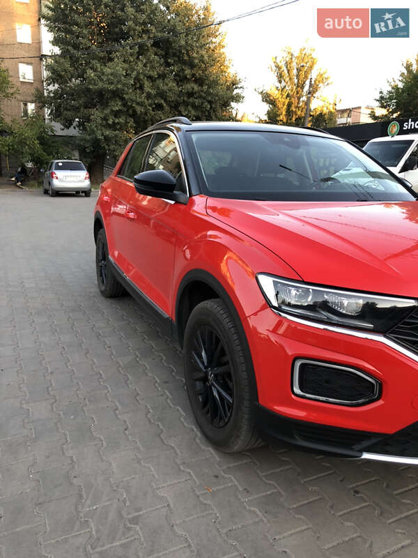 Внедорожник / Кроссовер Volkswagen T-Roc 2021 в Кривом Роге