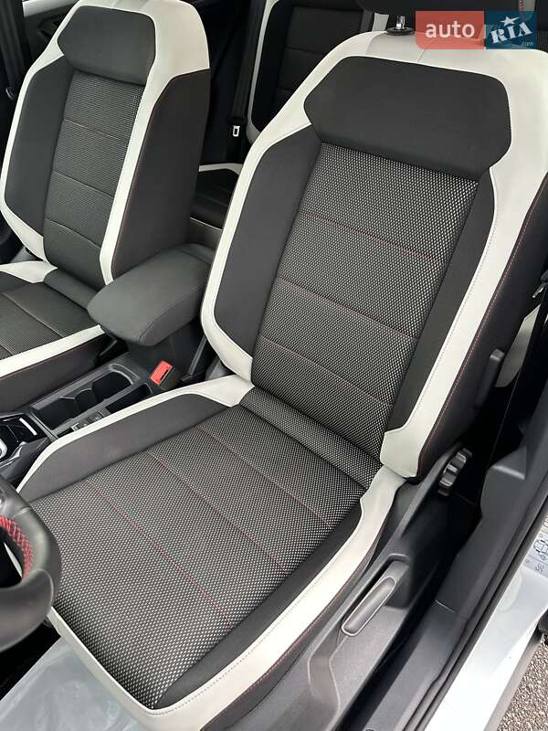 Позашляховик / Кросовер Volkswagen T-Roc 2019 в Києві фото 69 Позашляховик / Кросовер Volkswagen T-Roc 2019 в Києві