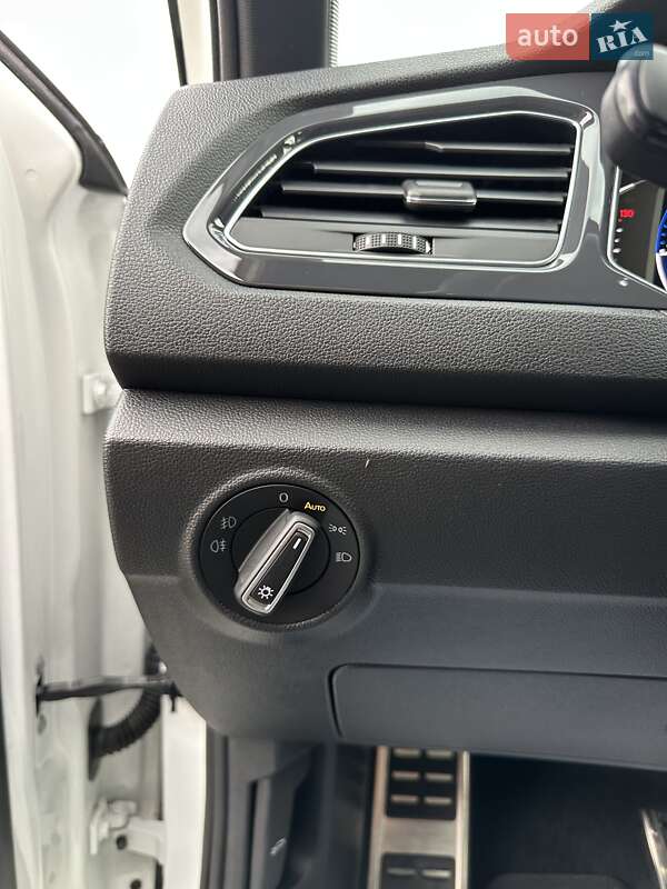 Позашляховик / Кросовер Volkswagen T-Roc 2019 в Києві фото 75 Позашляховик / Кросовер Volkswagen T-Roc 2019 в Києві