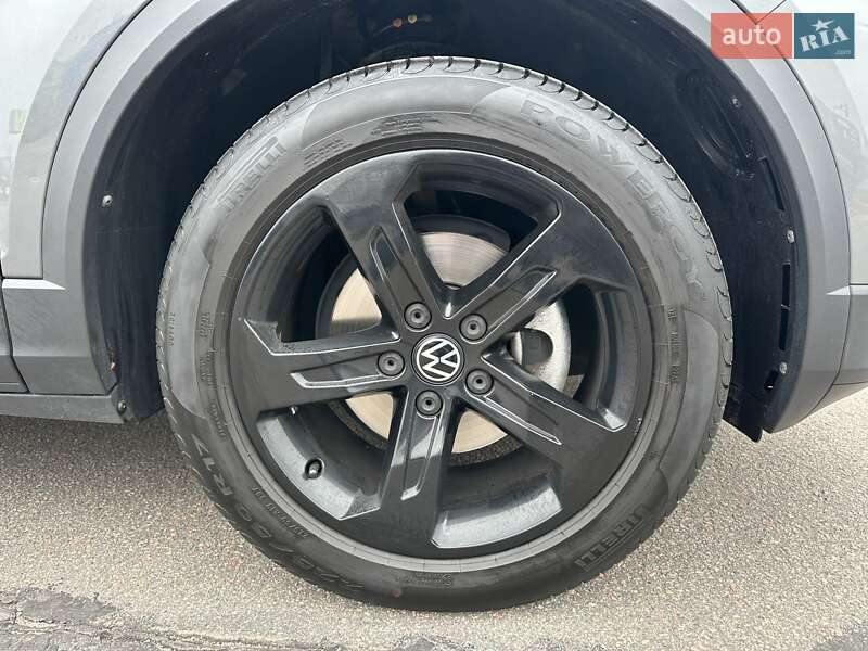 Внедорожник / Кроссовер Volkswagen T-Roc 2021 в Киеве