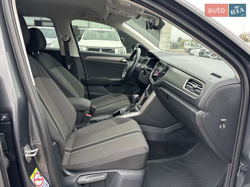 Внедорожник / Кроссовер Volkswagen T-Roc 2021 в Киеве